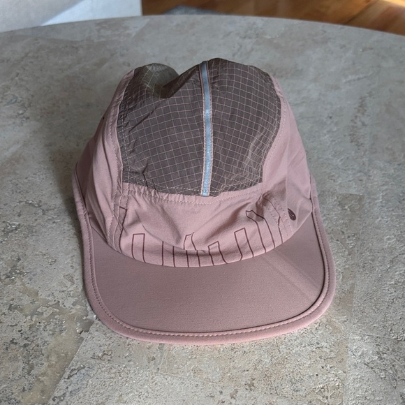 Lululemon size s/m hiking light pink Cap/hat - Picture 1 of 5